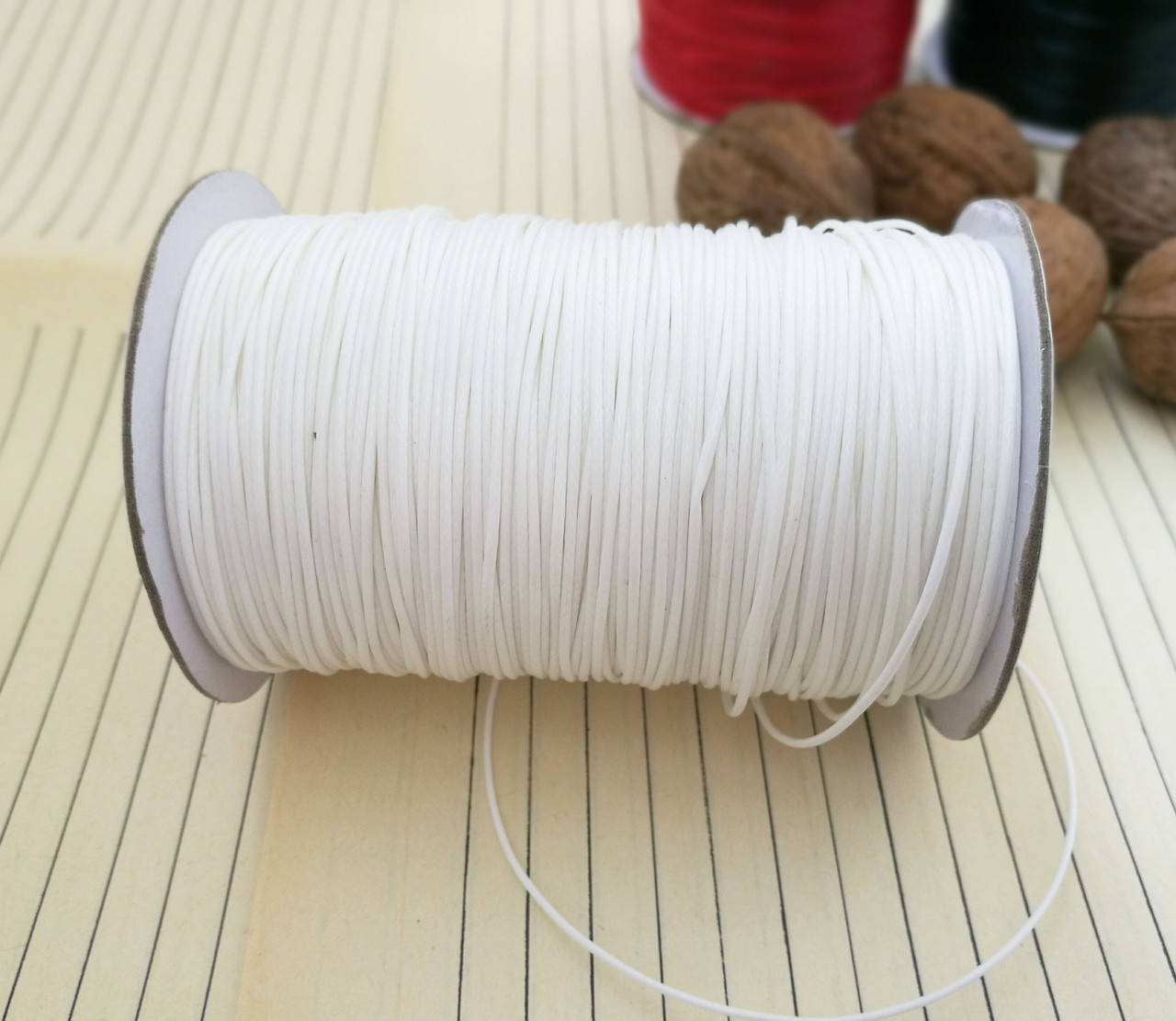 

Шнур вощений, білий, 1 мм, 160 м/котушка