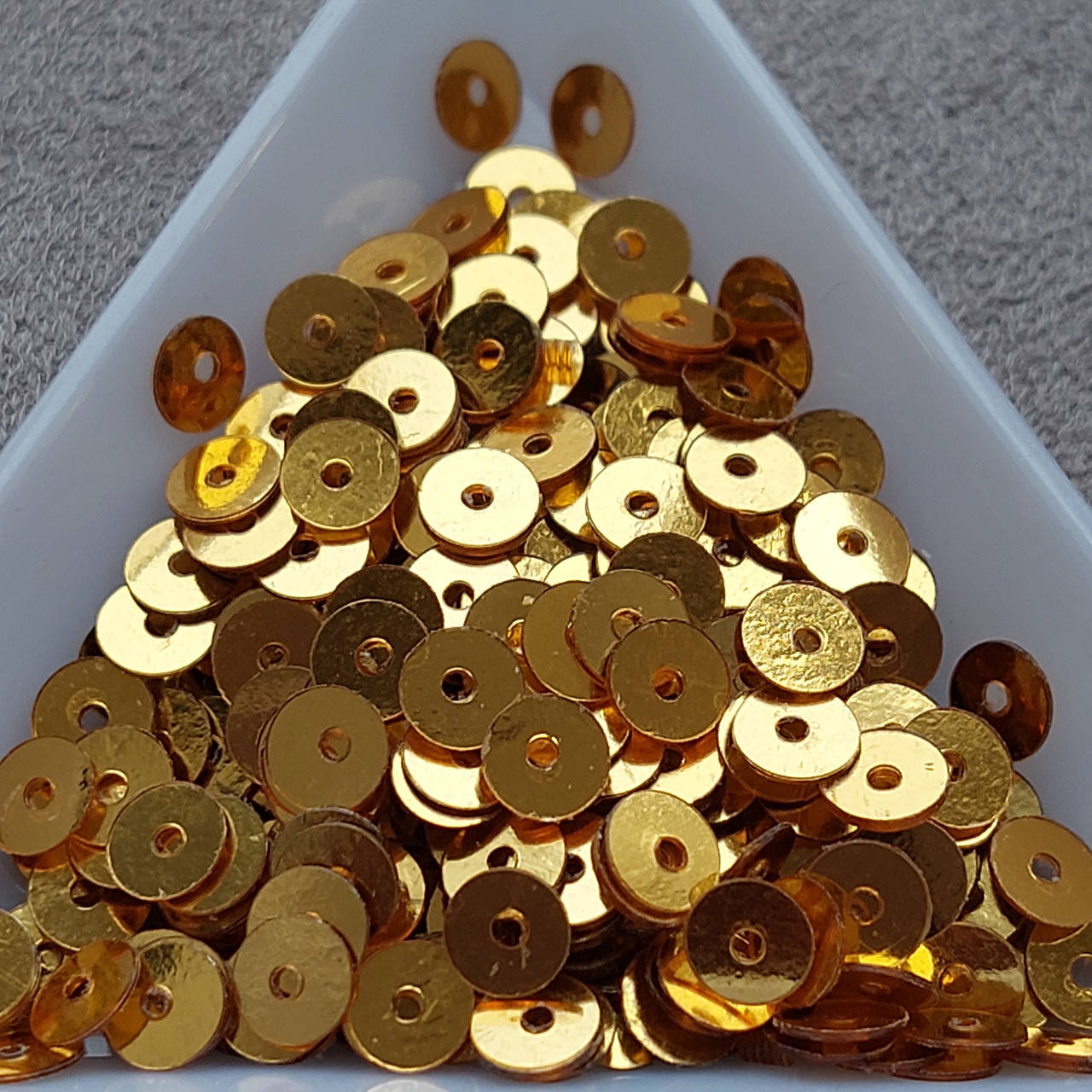 

Пайетки круглые плоские, 5мм, желтое золото, 5г, Желтый