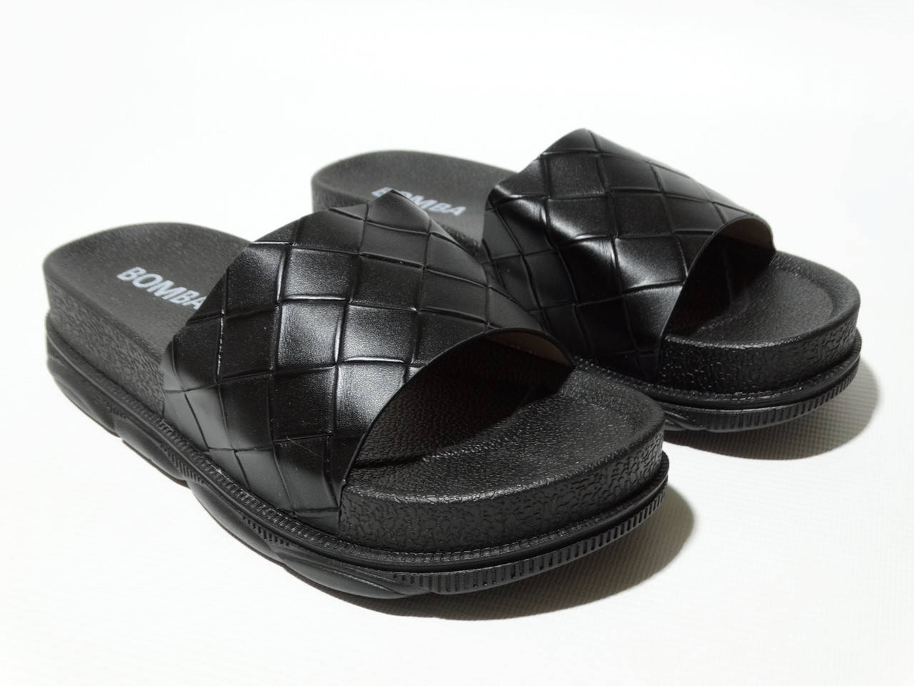 

Шлепанцы на платформе