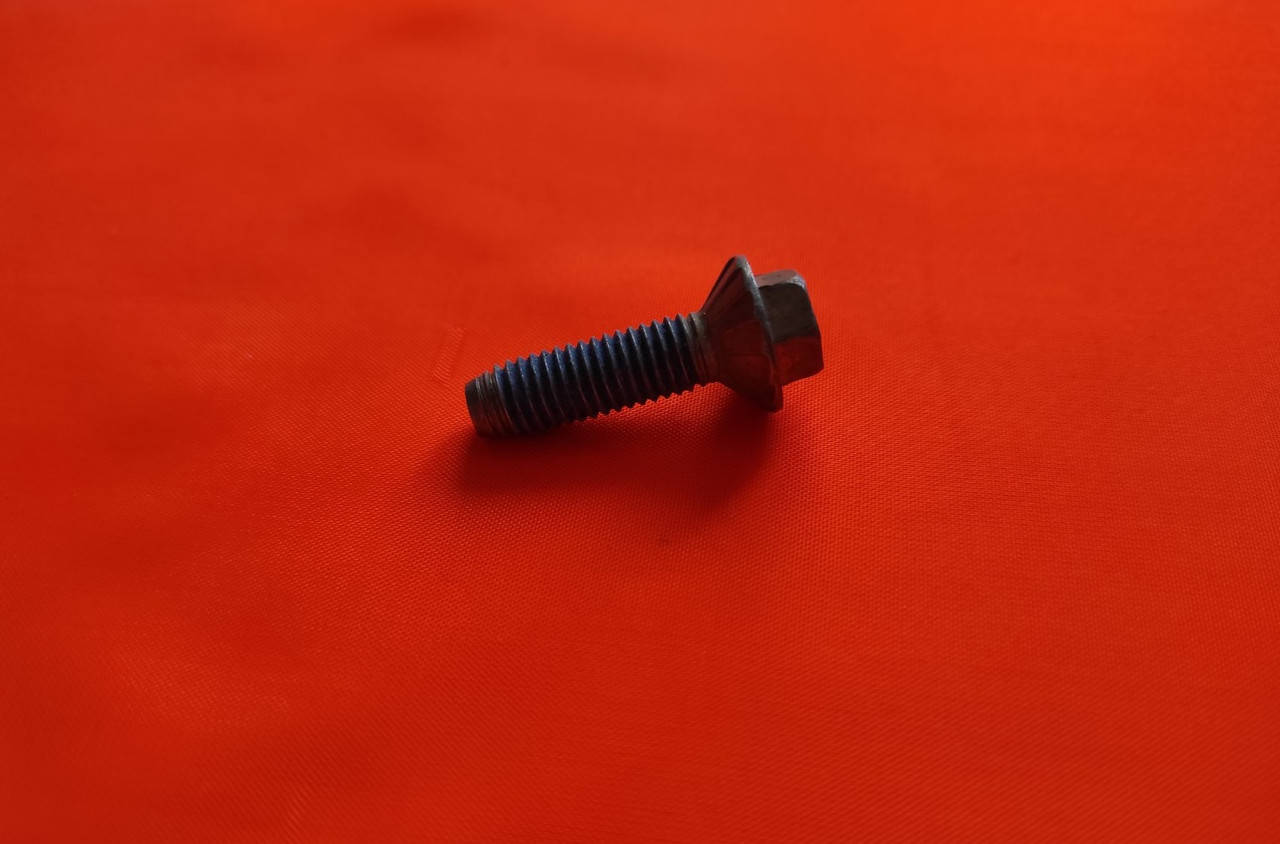 

Болт крепления крестовины Samsung DC60-40137A