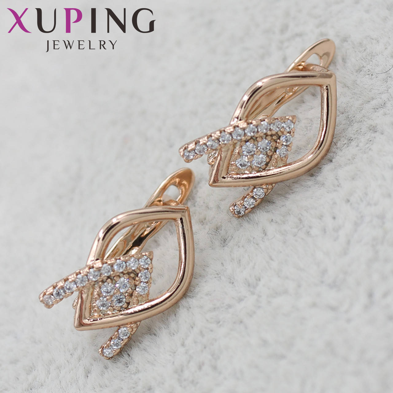 

Серьги женские золотистого цвета Xuping Jewelry английский замок с буквой А в стразах 24K