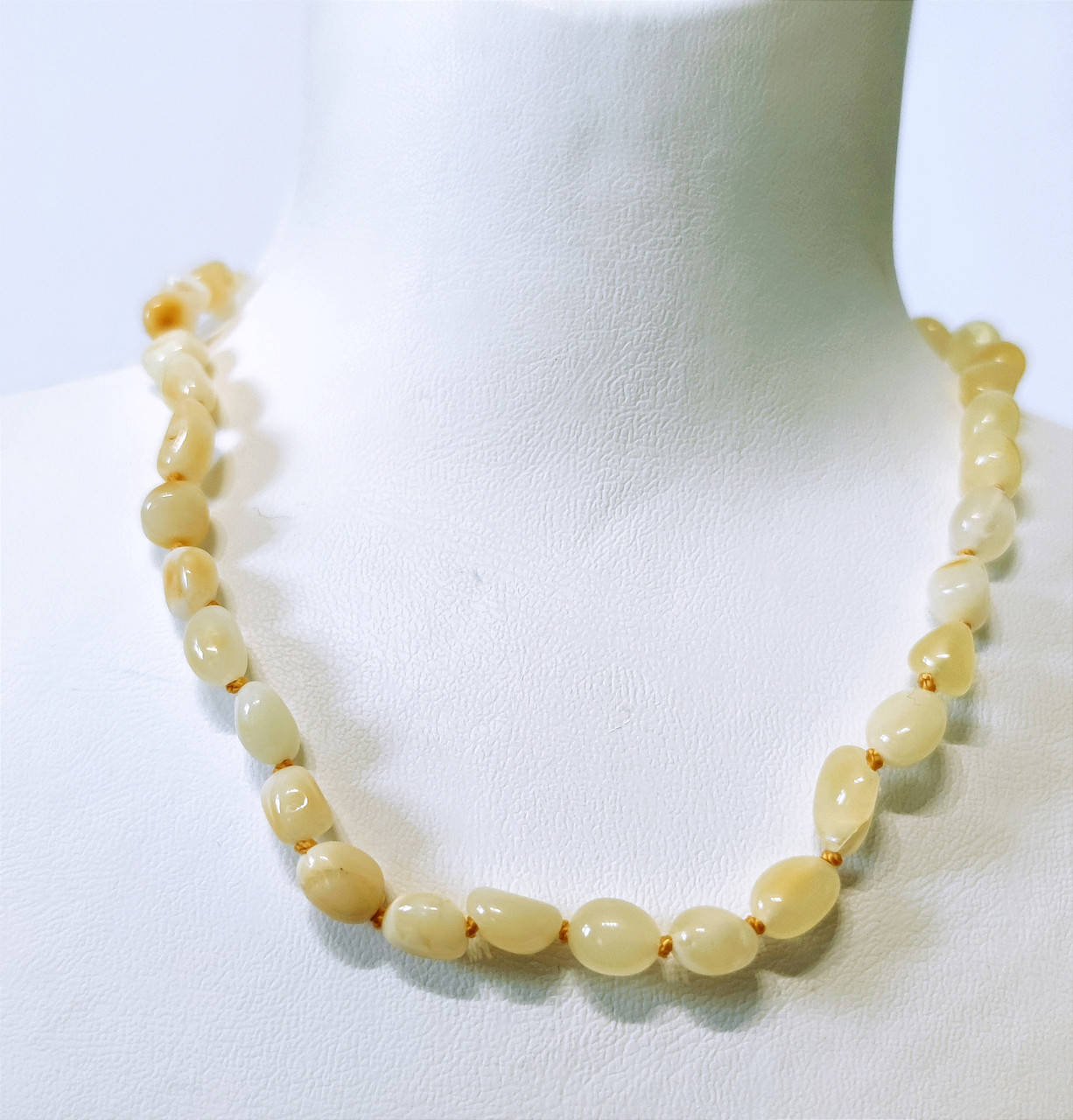 

Детские бусы из янтаря. Янтарные бусы детские 34см