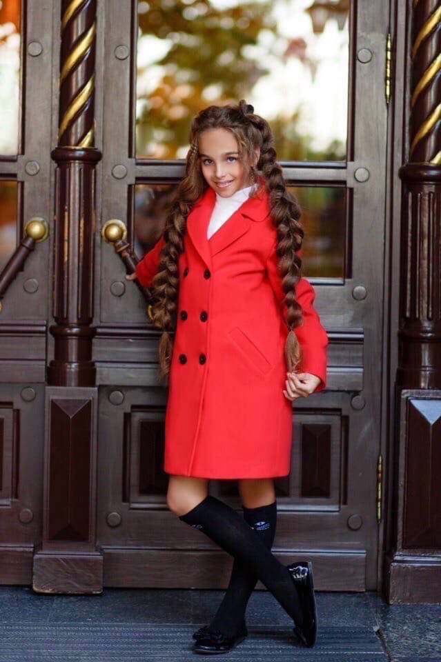 

Детское пальто из кашемира на пуговицах