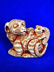 

Нэцкэ Собака, Бежевый