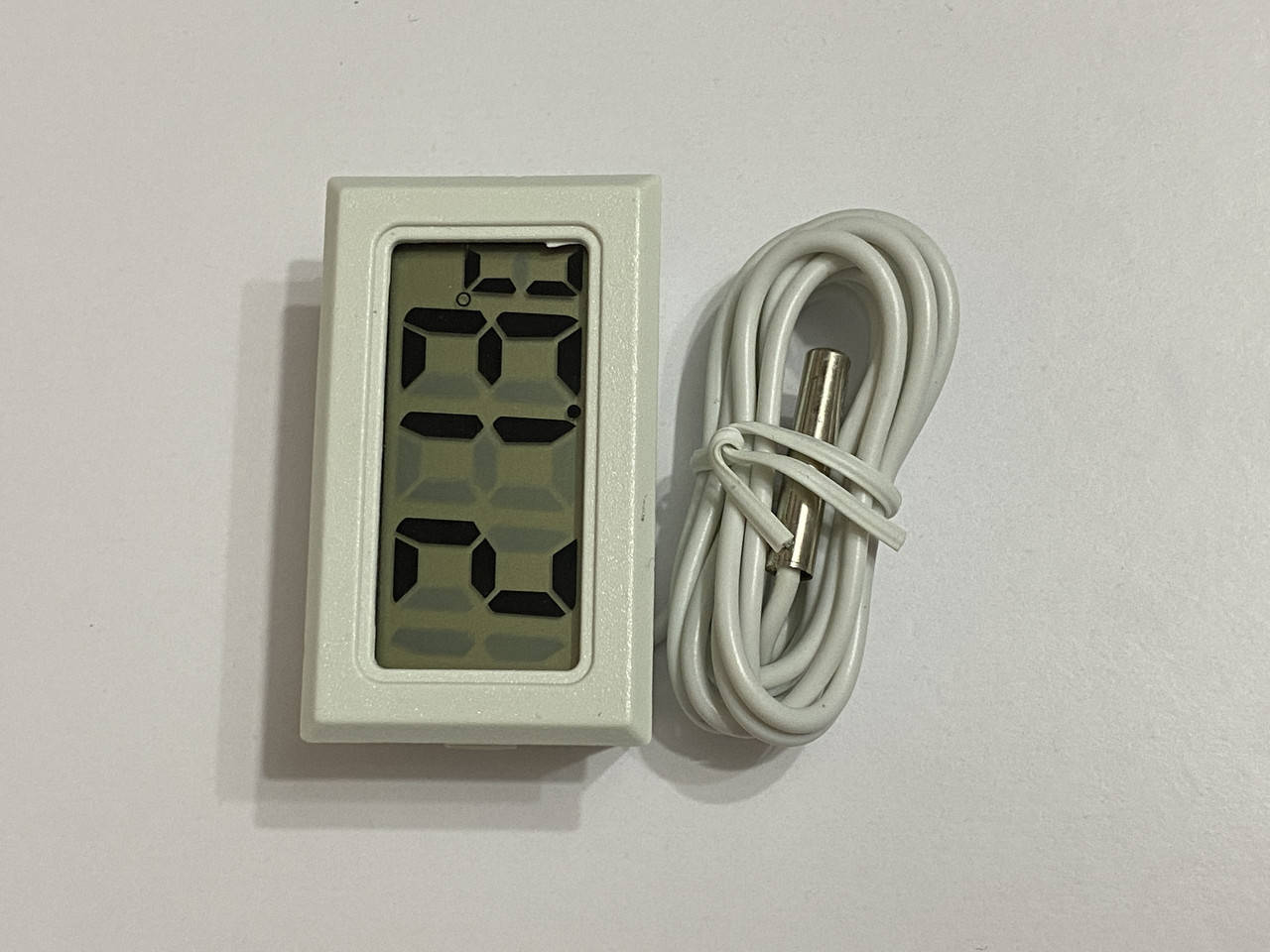 

Цифровой термометр 110°С с ЖК экраном и 1м выносным. датчиком белый цвет