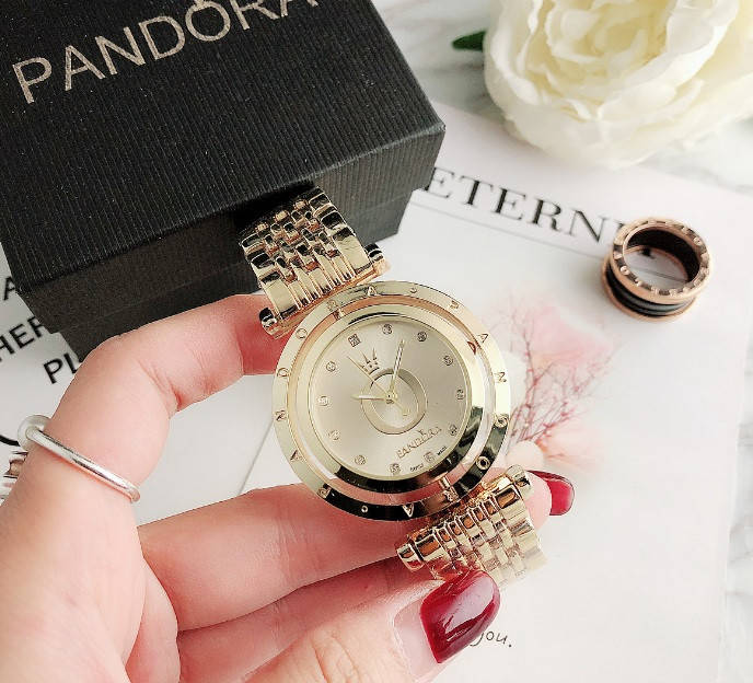 

Стильные женские часы Pandora Золото