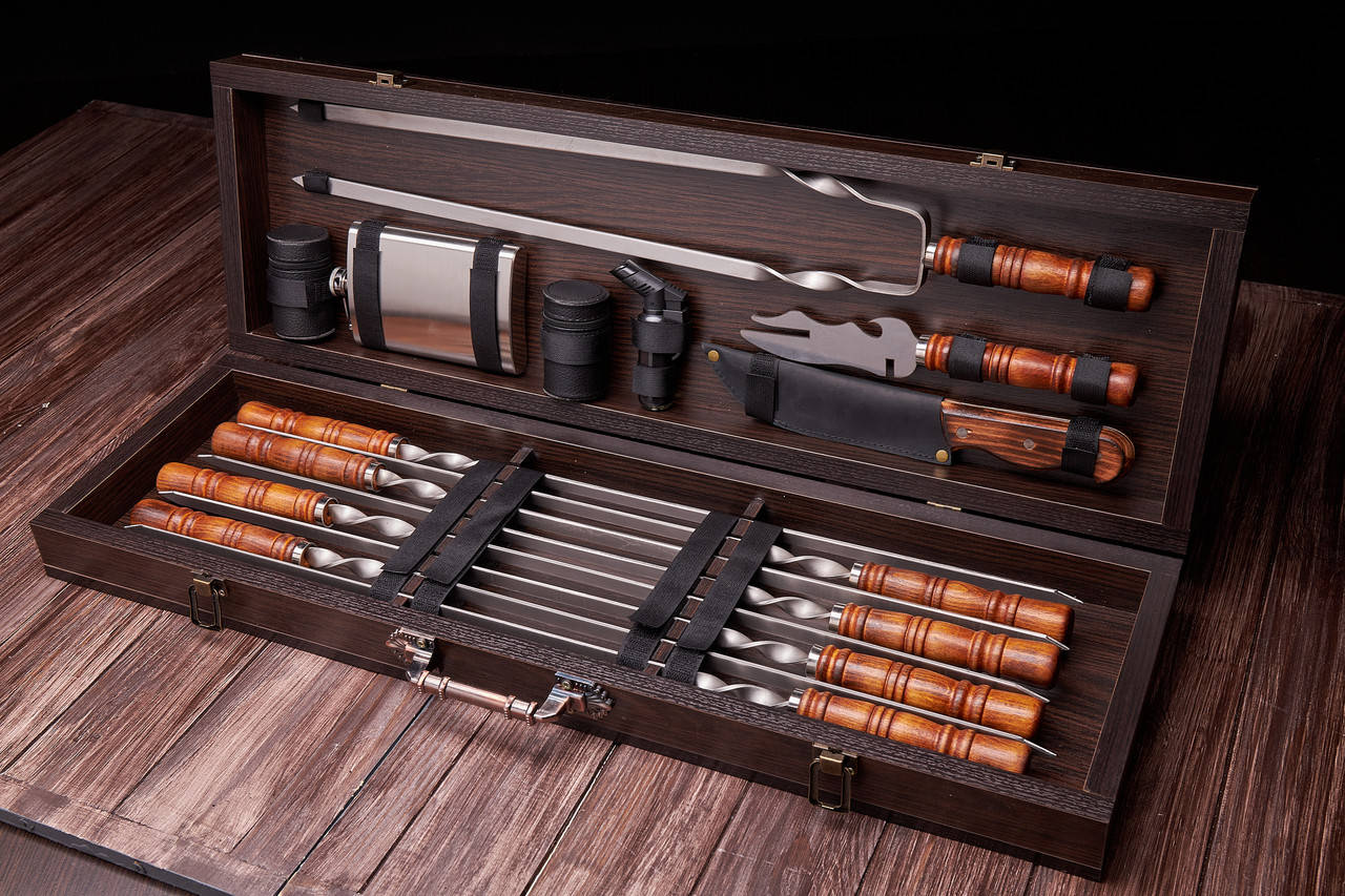 

Набор шампуров "Люкс с шампурами Браун" в деревянном кейсе