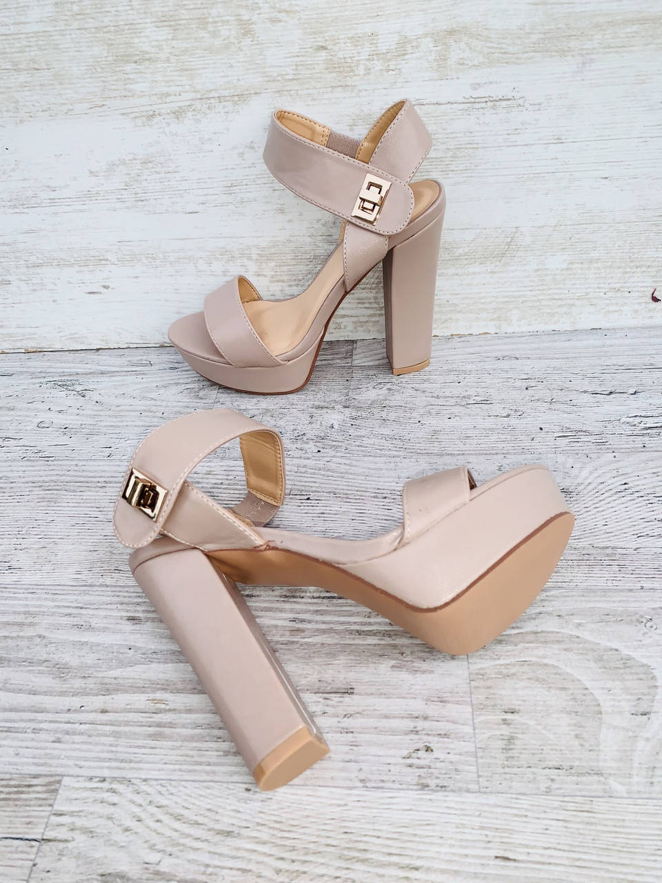 

Ботильоны босоножки Каблук аплаьфлрма беж