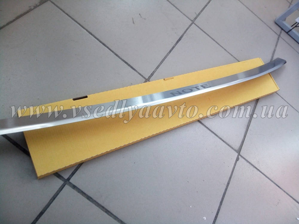 

Накладка на бампер с загибом для Nissan Note c 2006 г. (Nataniko), Желтый