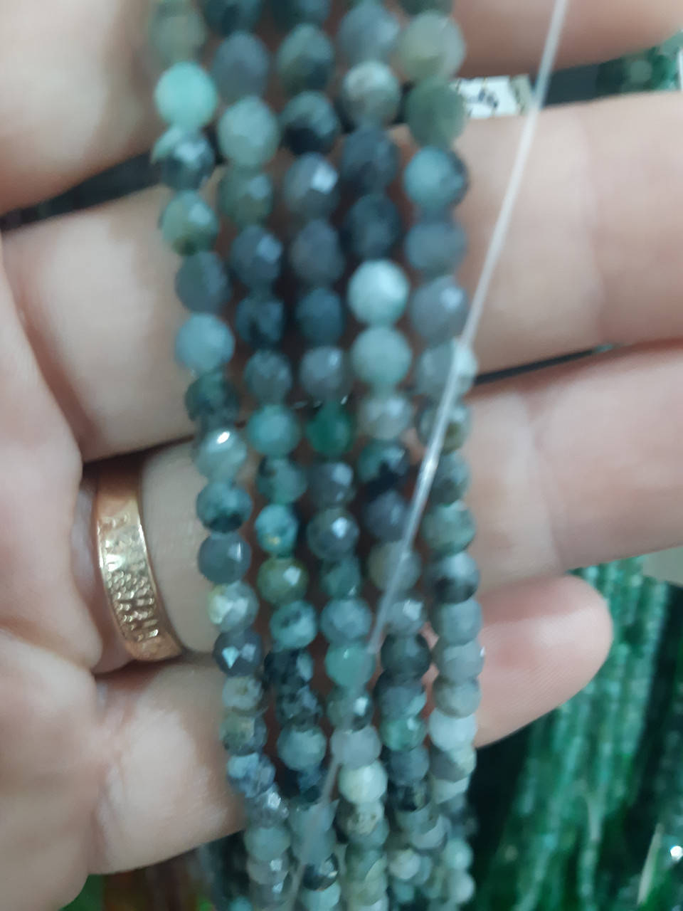 

Бусины Изумруд на нитке граненный шарик d-4мм L-38см