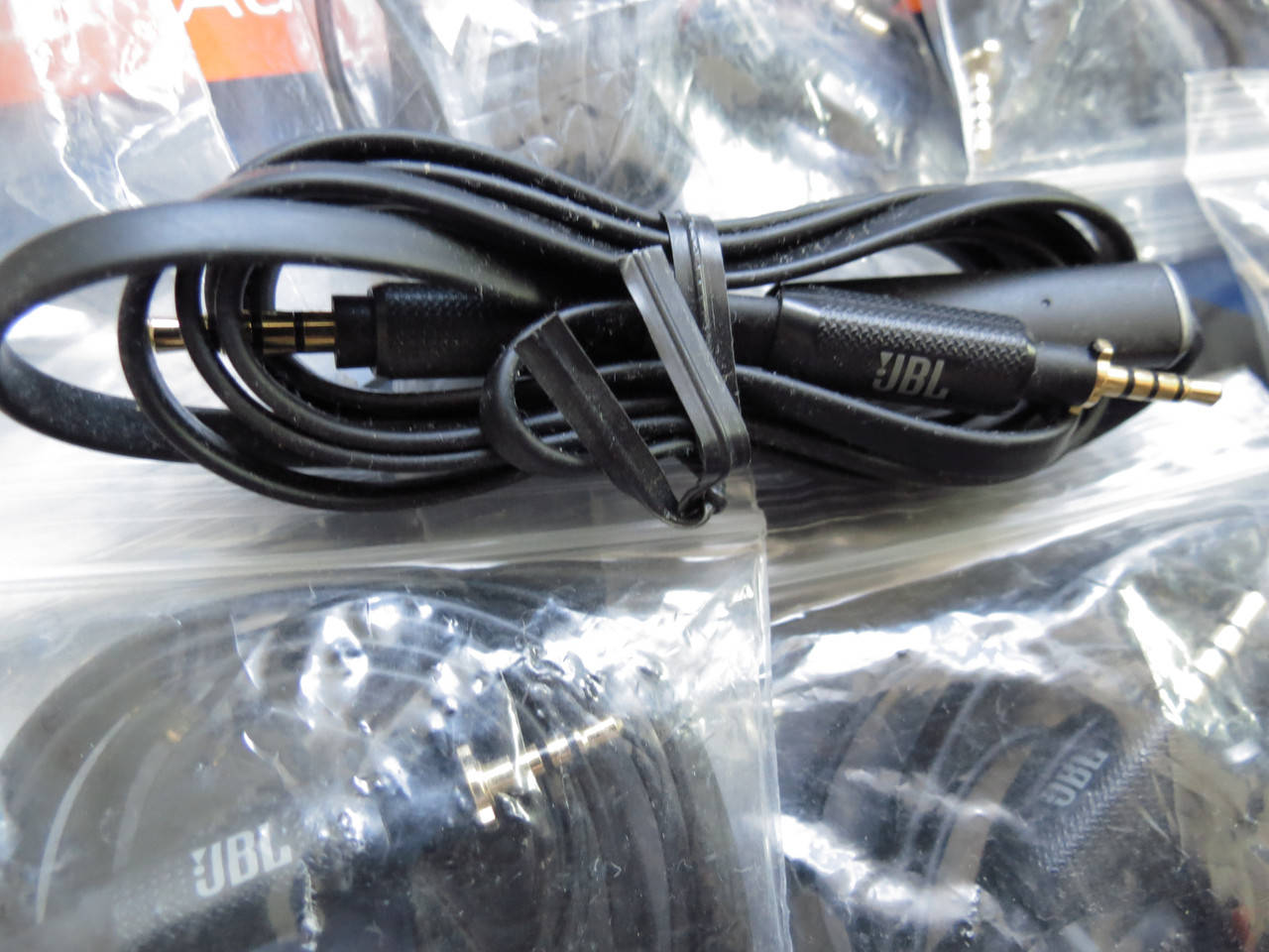 

Провод для наушников аудио кабель с микрофоном JBL J55 J55A J88 J88A, Черный