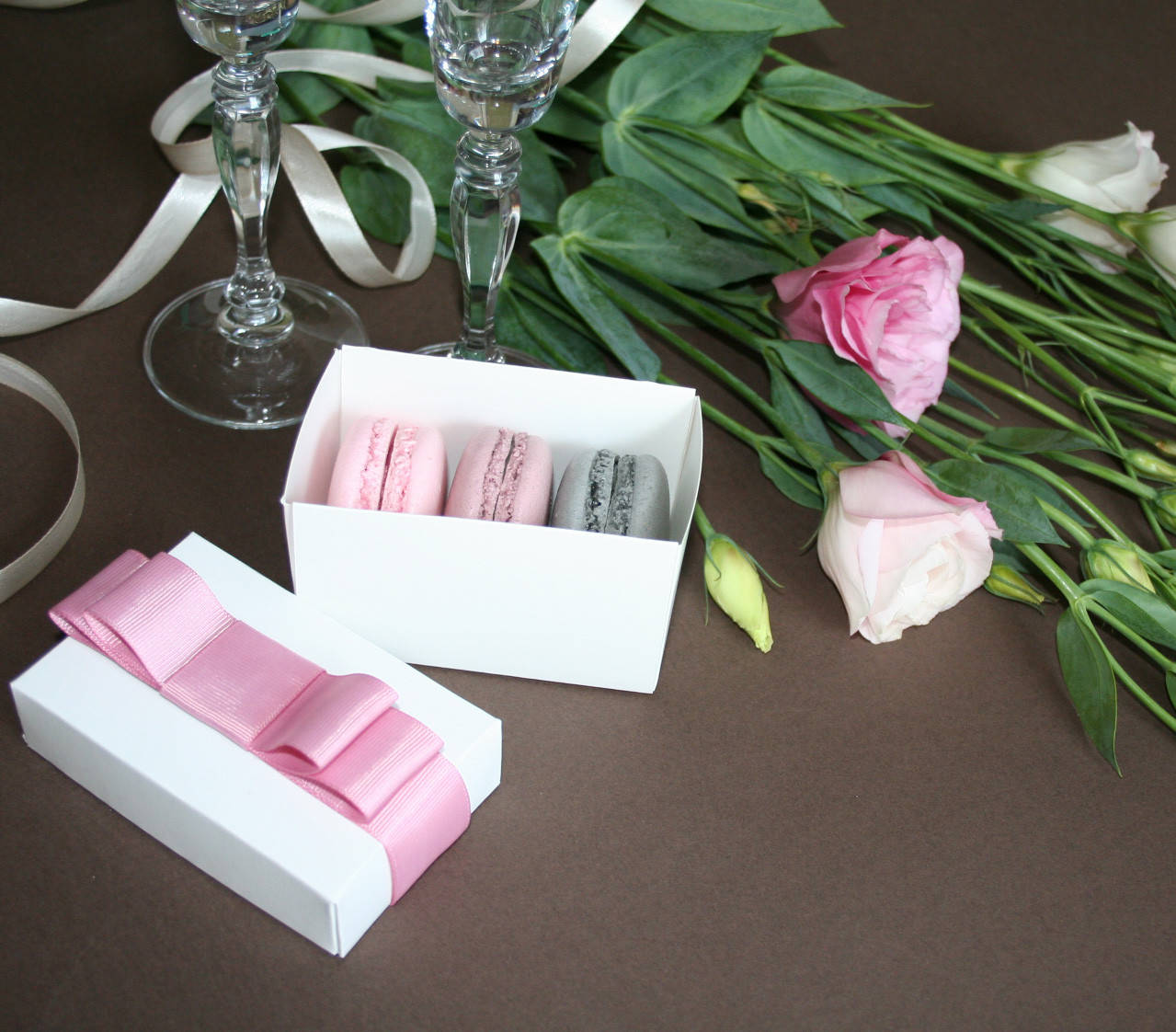 

Коробка подарочная для macarons 55х90х55 мм.