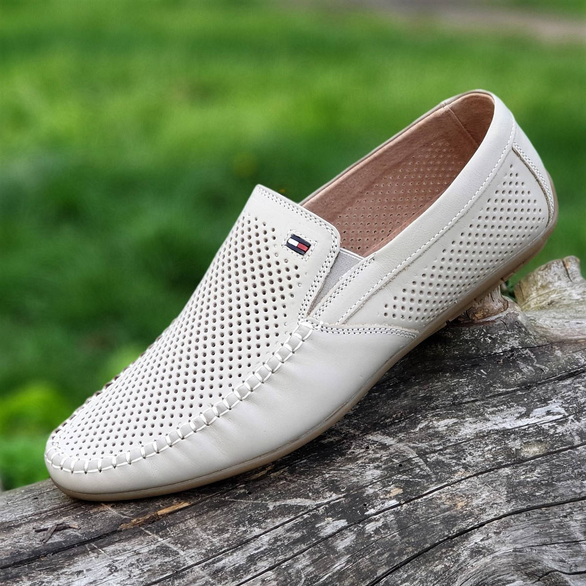 

Мужские летние туфли мокасины кожаные светлые в дырочку (Код: 1458), Бежевый