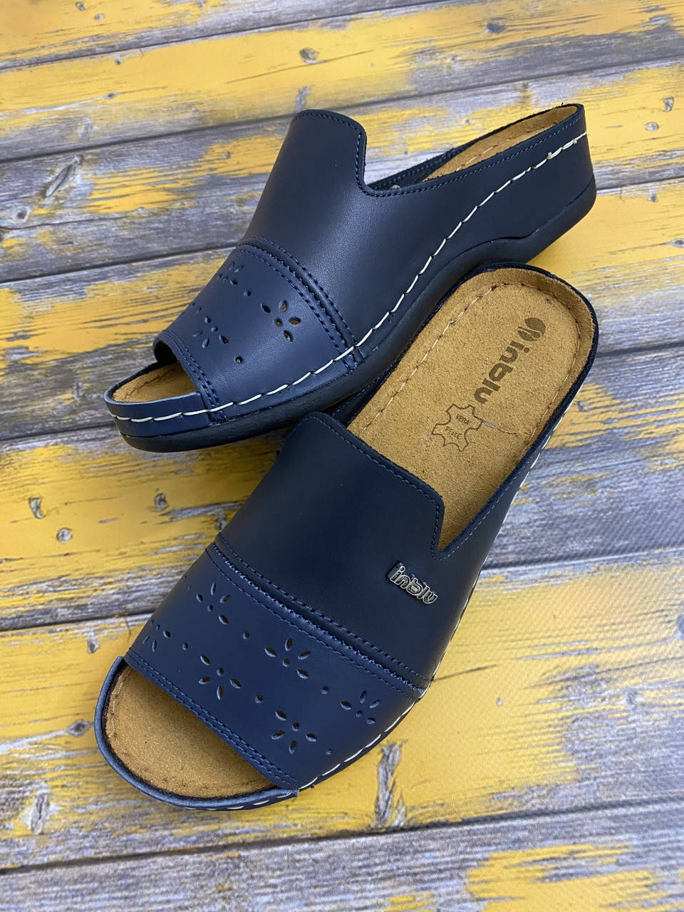 

Женские кожаные шлёпанцы на танкетке 4,5см Inblu только 37(24см) комфорт (темно-синий цвет)