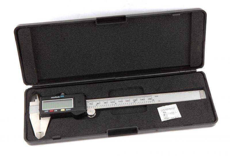 

Штангенциркуль Digital Caliper,электронный металлический, 150 mm