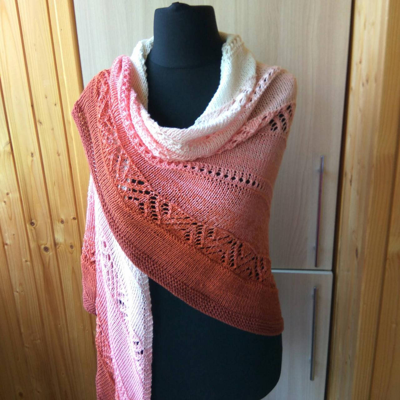 

Вязаная косынка, шаль ручной работы " Елегантность"