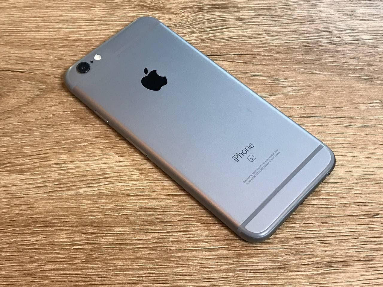 

Мобільний телефон Apple iPhone 6s 16GB Space Gray Neverlock Оригінал, Grey