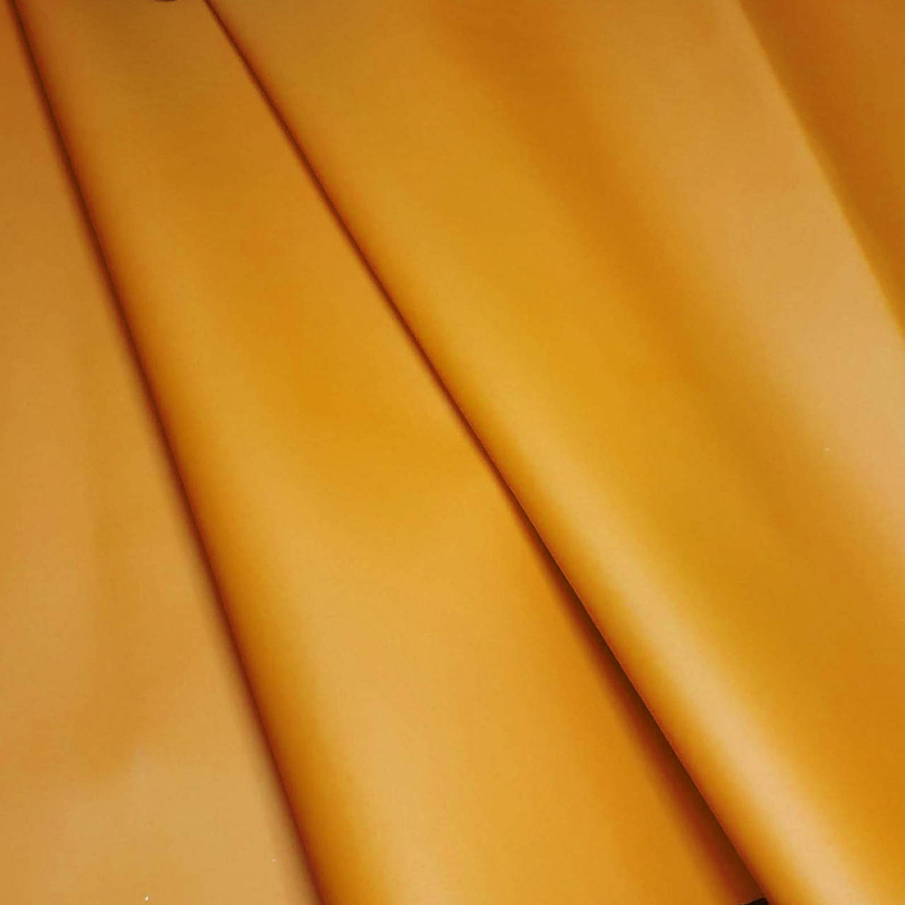 

Кожа искусственная матовая 20*30 см оранжевая