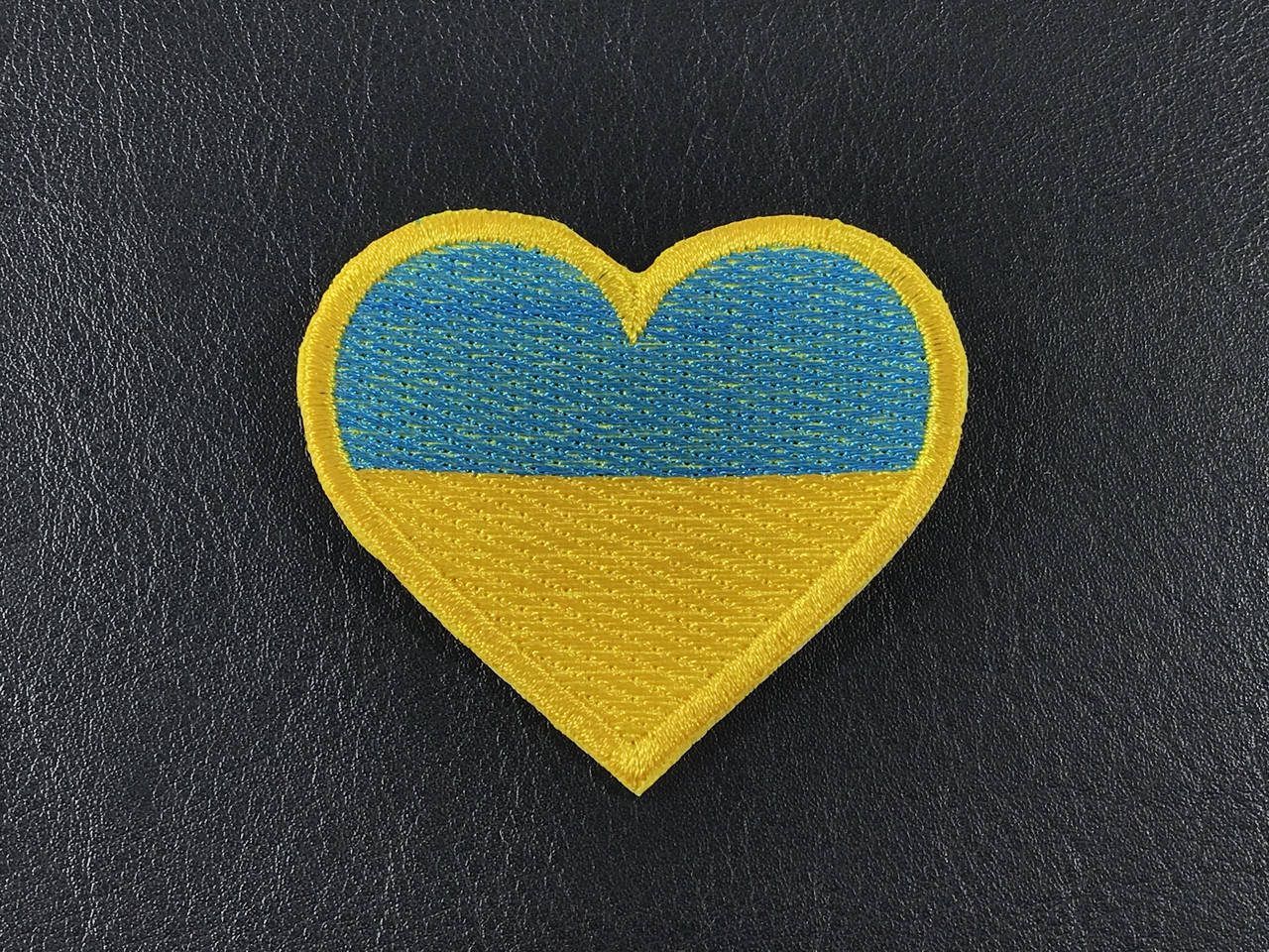 

Нашивка Сердце Украина 60х54 мм, Разные цвета