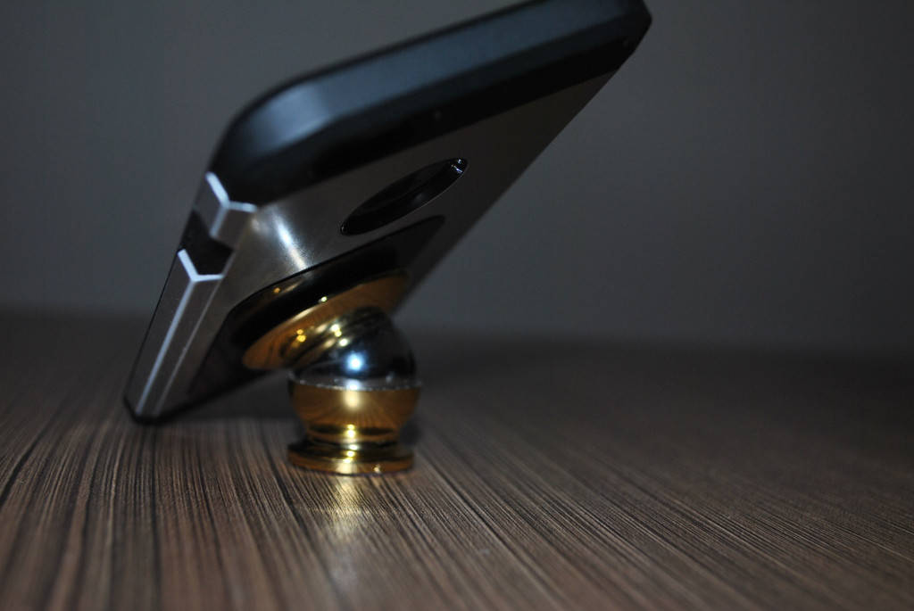 

Держатель магнитный для телефона «Holder CT690»