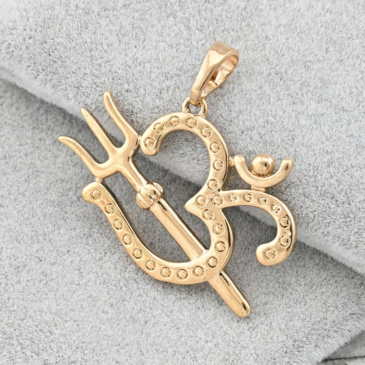 

Кулон Xuping для цепочки до 3 мм 37256 размер 27х22 мм вес 2.1 г позолота 18К