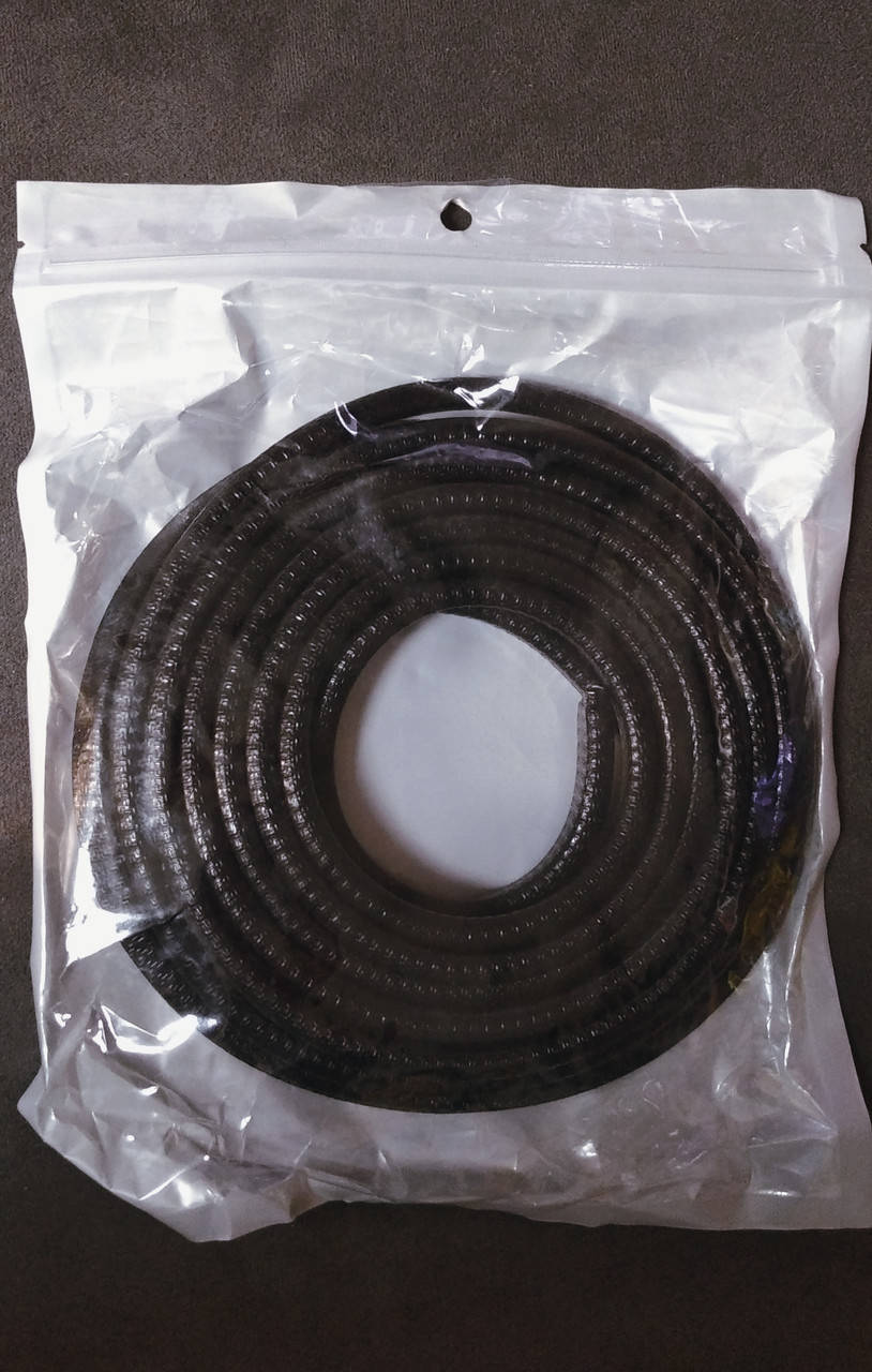 

Молдинг защитный на кант двери и капот для защиты кузова вашего автомобиля.