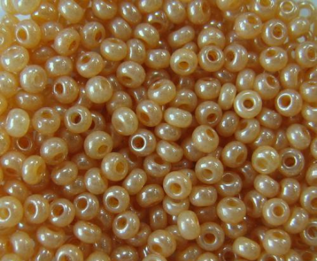 

Чешский бисер 47115 бежевый 50