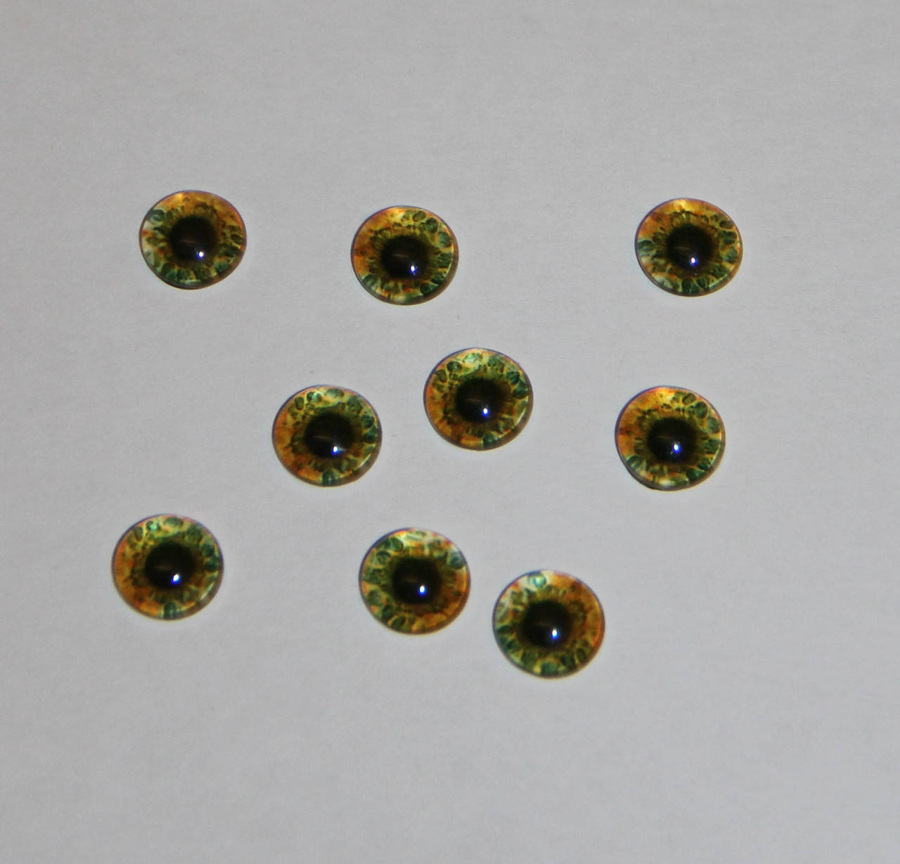 

Глаза, стекло. №20 Клеевые. Диаметр 10 мм