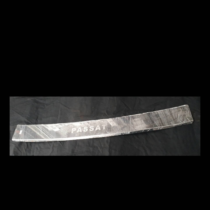 

Накладки на задний бампер Volkswagen Passat B6,универсал, с загибом и с надписью