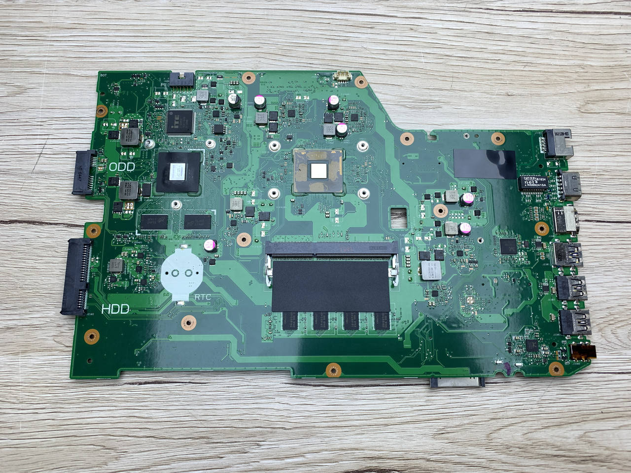 

Материнская плата Asus X751SV 60NB0BR0-MB1110 (N3710, 920MX 1GB, 1xDDR3L, 4GB RAM) бу