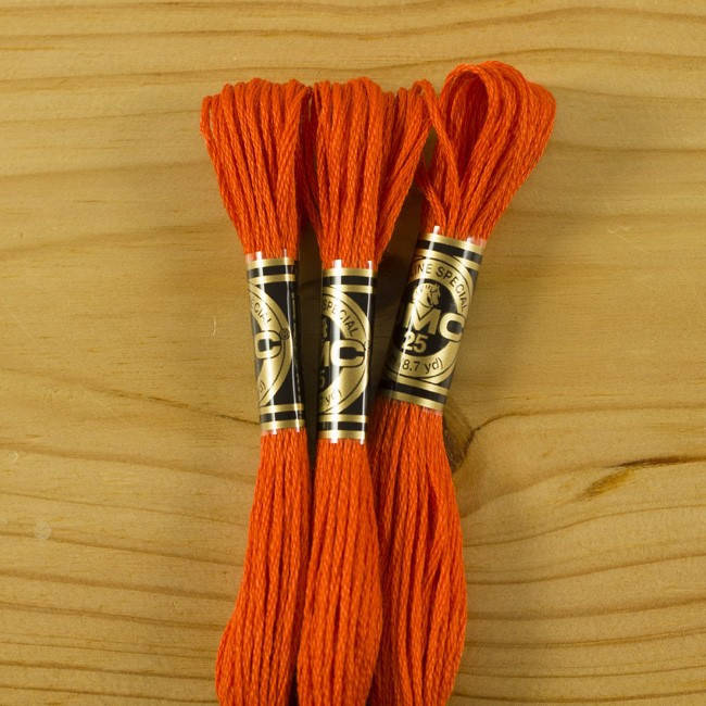 

Нитки мулине DMC 946 (Франция)