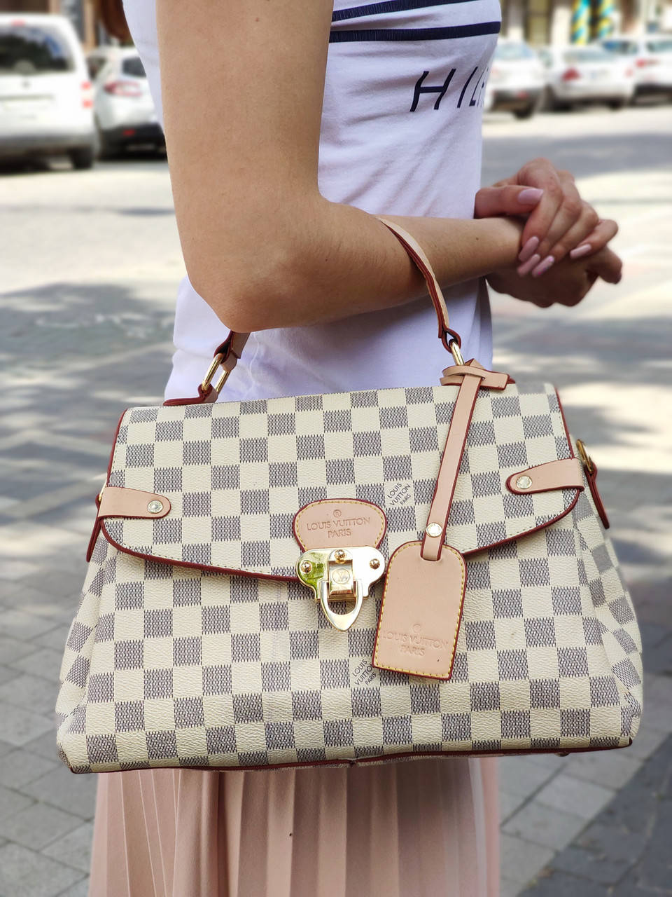 

Сумка Louis Vuitton бежеваая с коробкой, пильникиком и документами, Коричневый