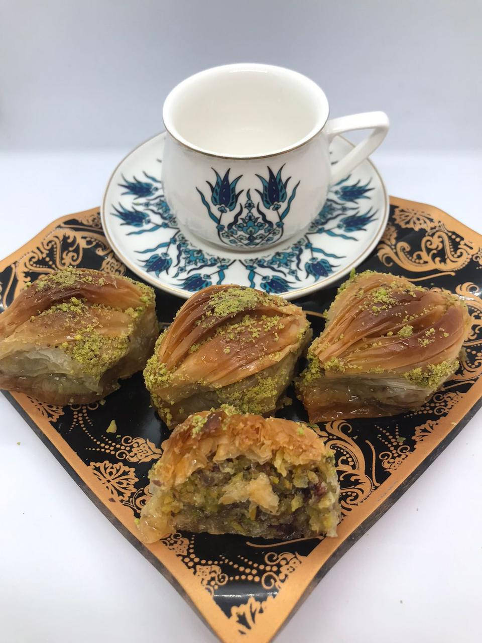 

Пахлава из турция с фисташками мидий 550 г.