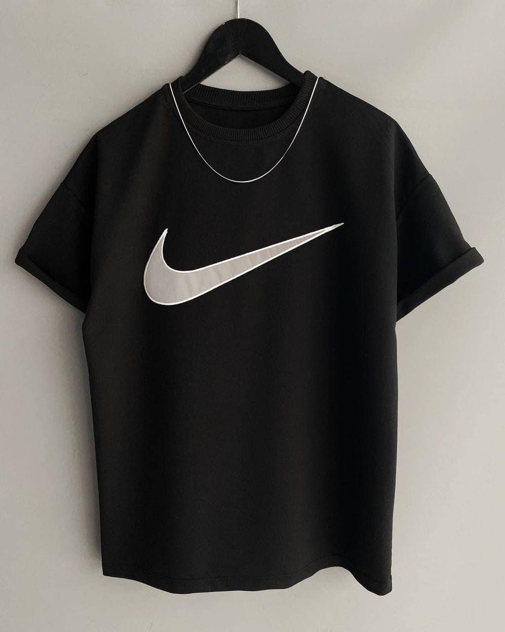 

Мужская футболка Найк черная oversize