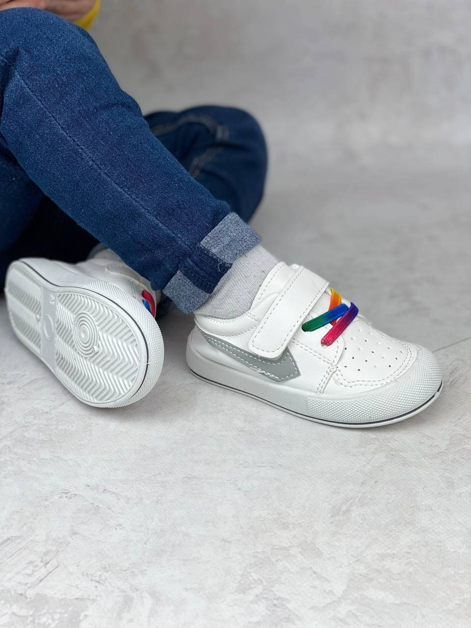 

Детские белые кроссовки KIDS 21