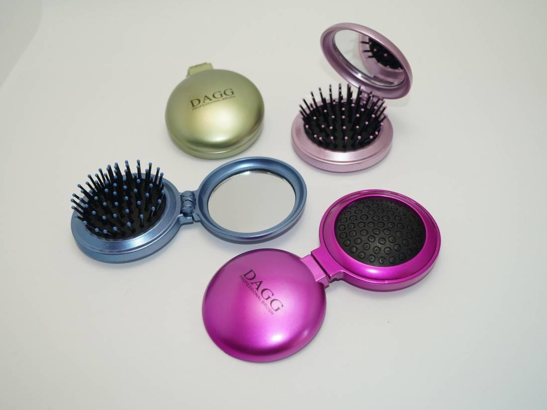 

Раскладная массажная щётка с зеркалом DAGG В010Р