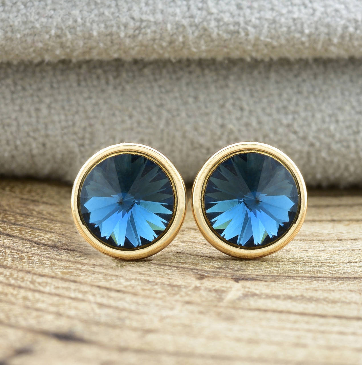

Серьги Xuping с кристаллами Swarovski 83015 размер 7х7 мм цвет джинсовый синий позолота 18К