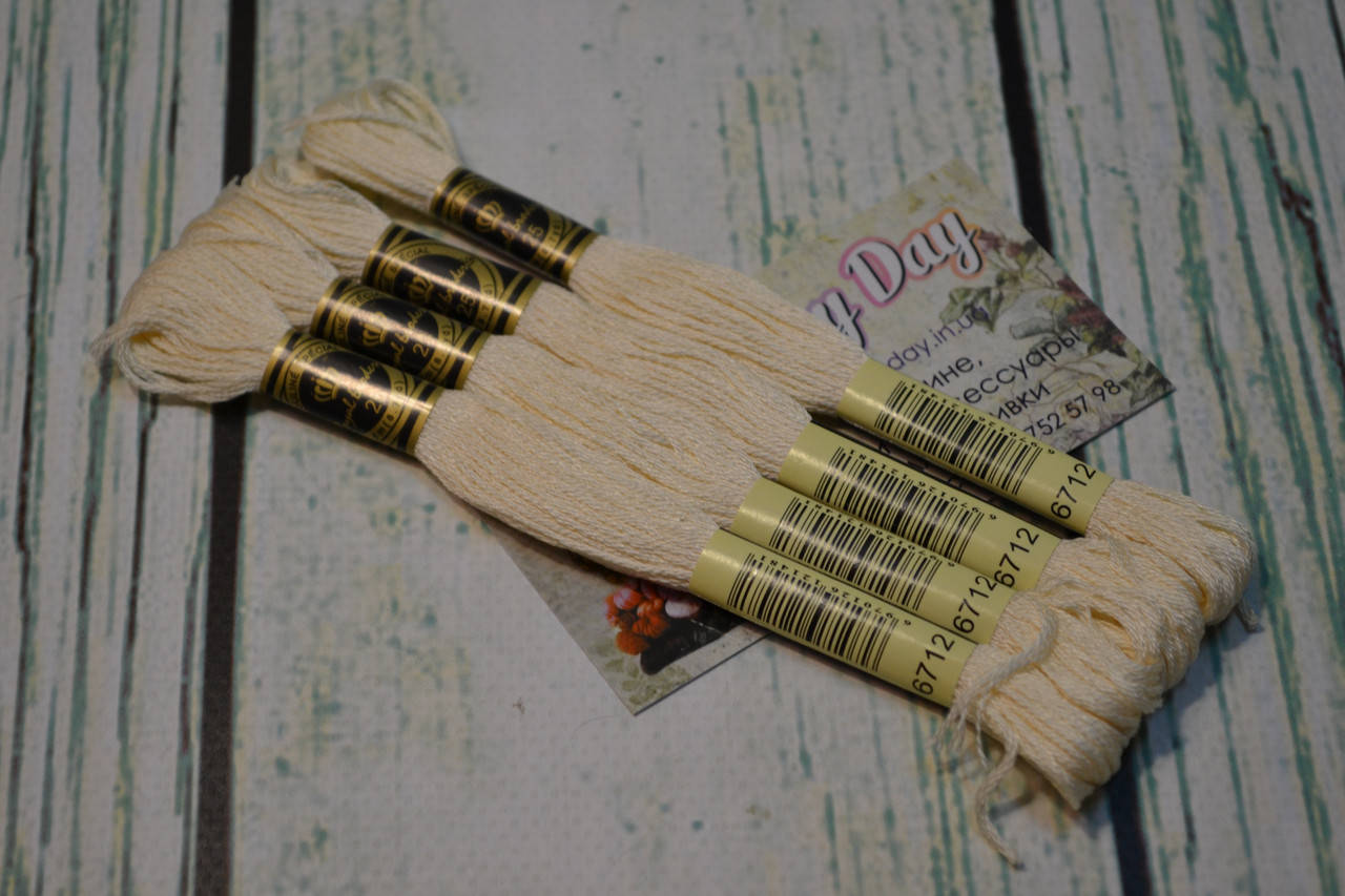 

Мулине Royal Broderie, цвет №712