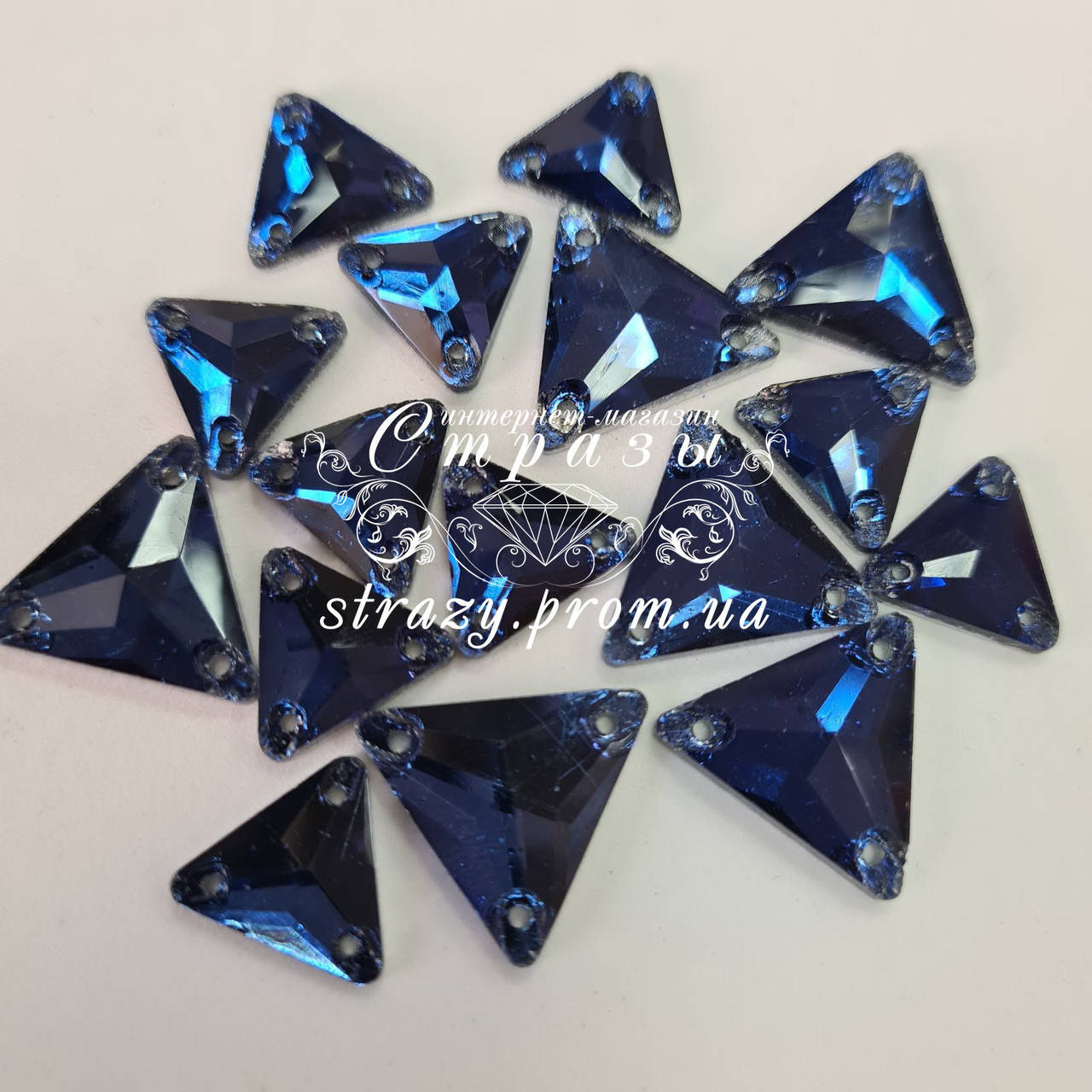 

Стразы Треугольник 16мм. Montana Эконом