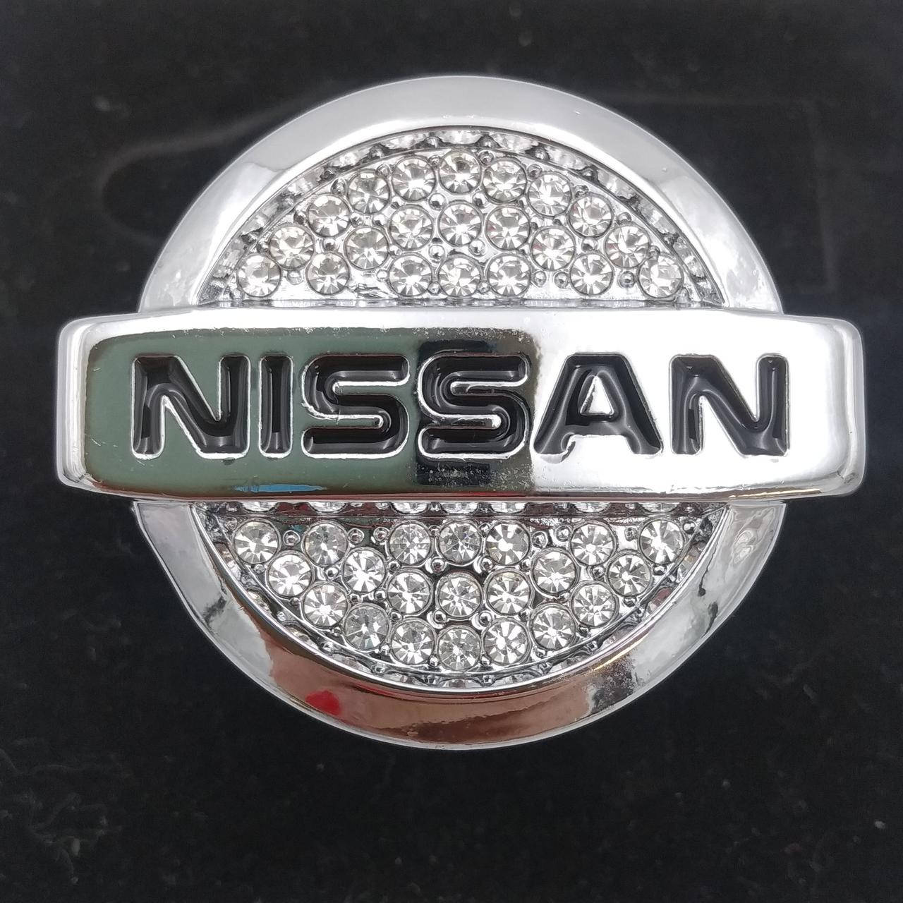 

Автомобильный ароматизатор на решетку с логотипом автомобиля Nissan