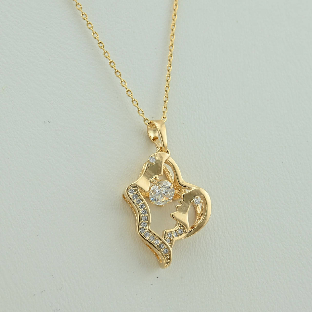 

Цепочка Xuping с кулоном 52051 кулон 29х15 мм белые фианиты позолота 18К длина 42+3