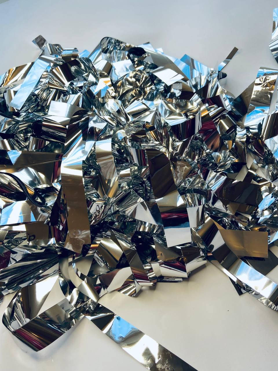 

Лента для бумажного шоу серебро премиум