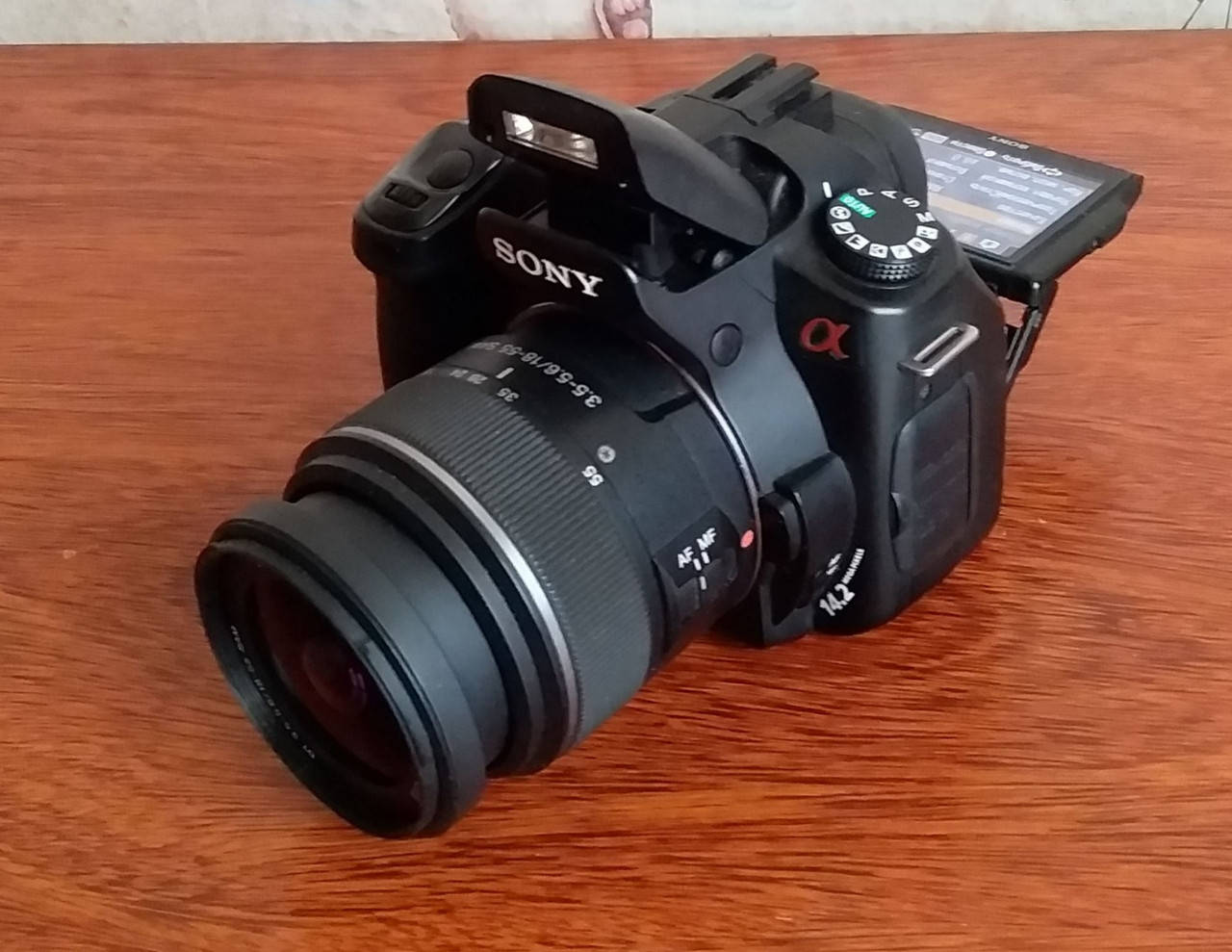 

Зеркальный фотоаппарат Sony Alpha DSLR-A350 - Kit (18-70) - 14 Мп +8Gb - Идеал !