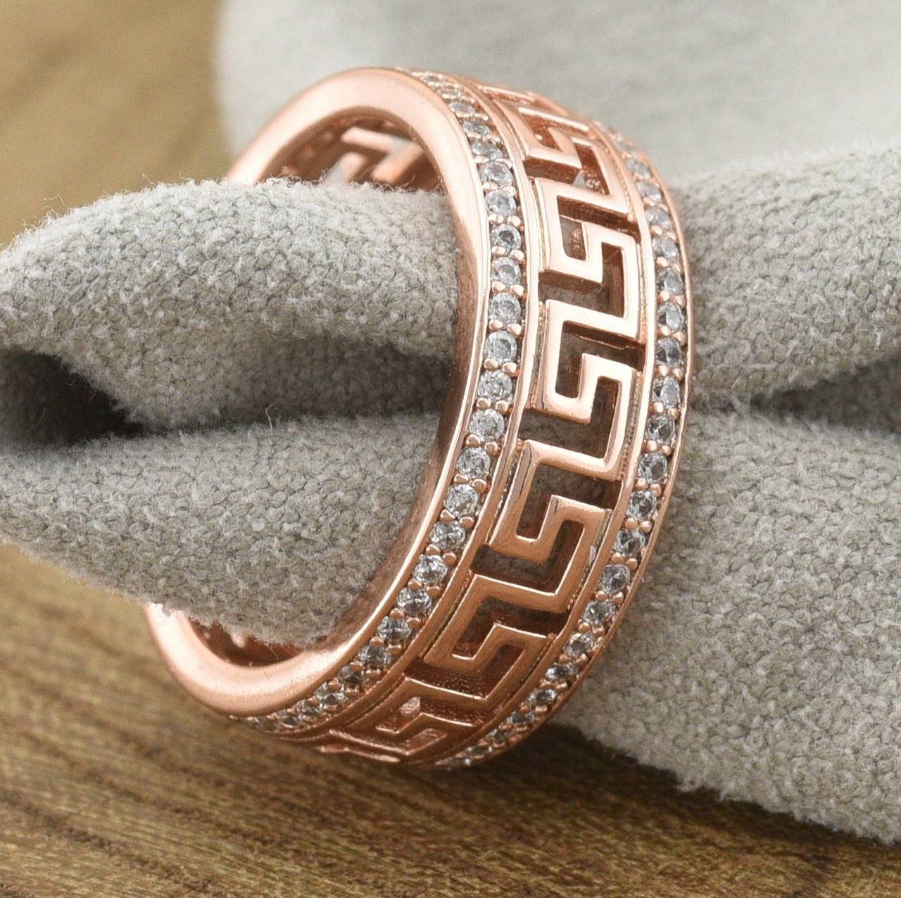 

Кольцо Xuping 30912 белые фианиты позолота РО размер 20