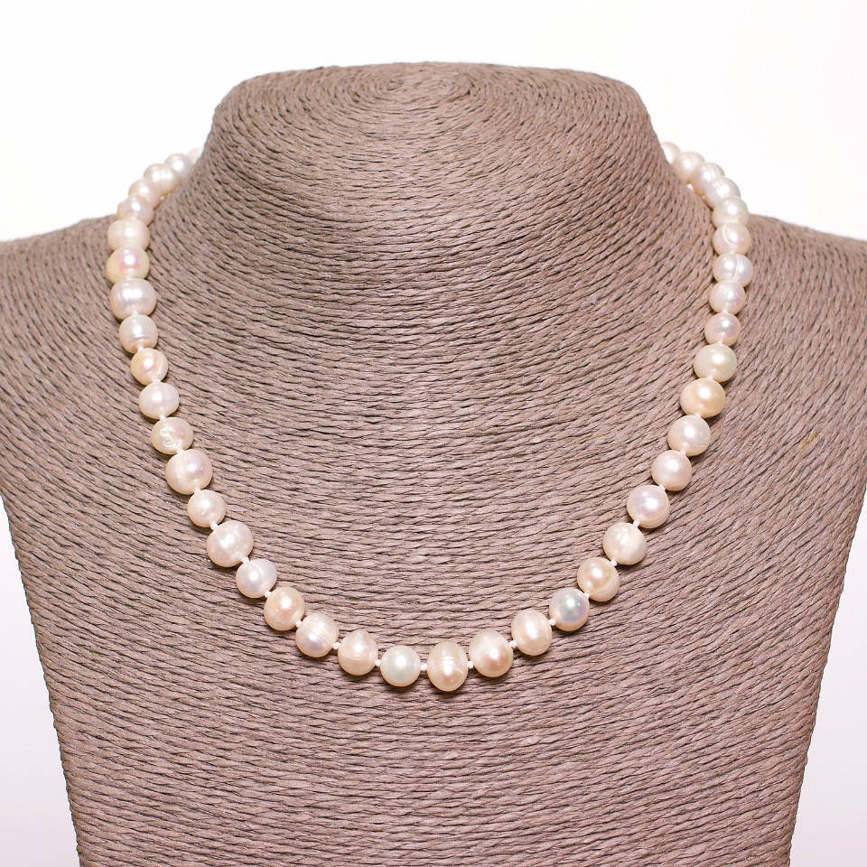 

Бусы речной жемчуг белый d-8мм(+-) L- 42см