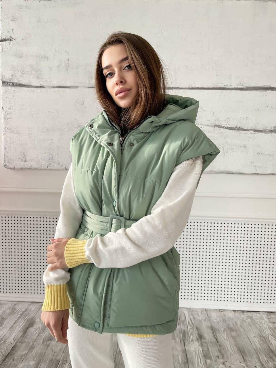 

Женская жилетка с водоотталкивающей плащевки 42/46, Разные цвета