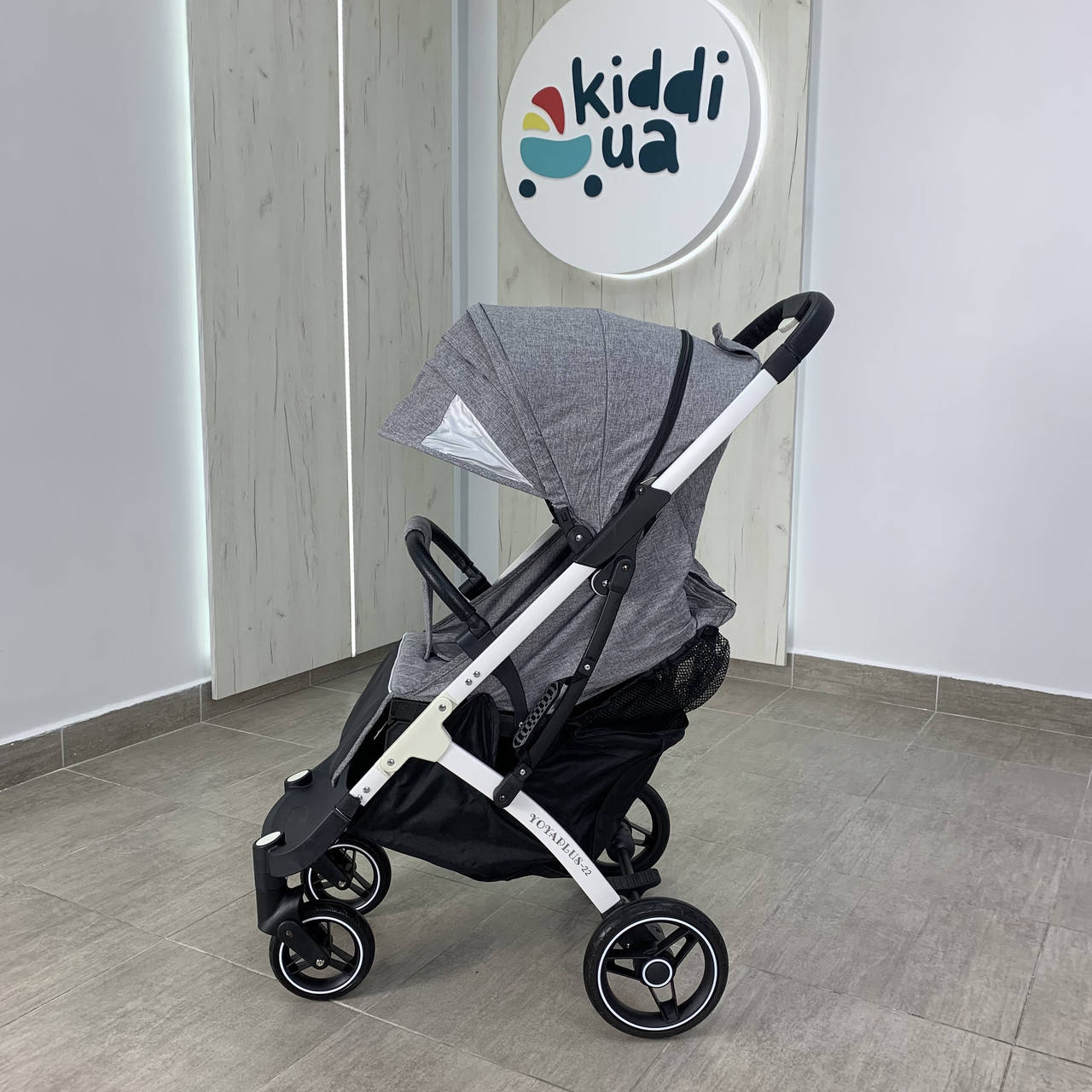 

Прогулочная коляска Yoya Plus Pro 2022 Серая (Белая рама) полная комплектация Йойа