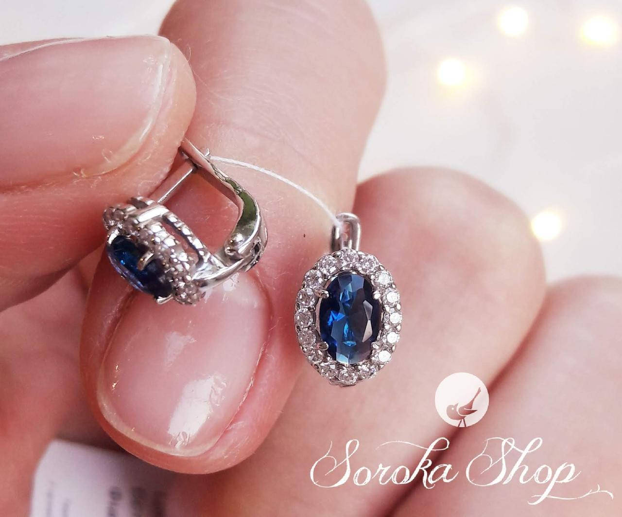 

Серебряные серьги с фианитами