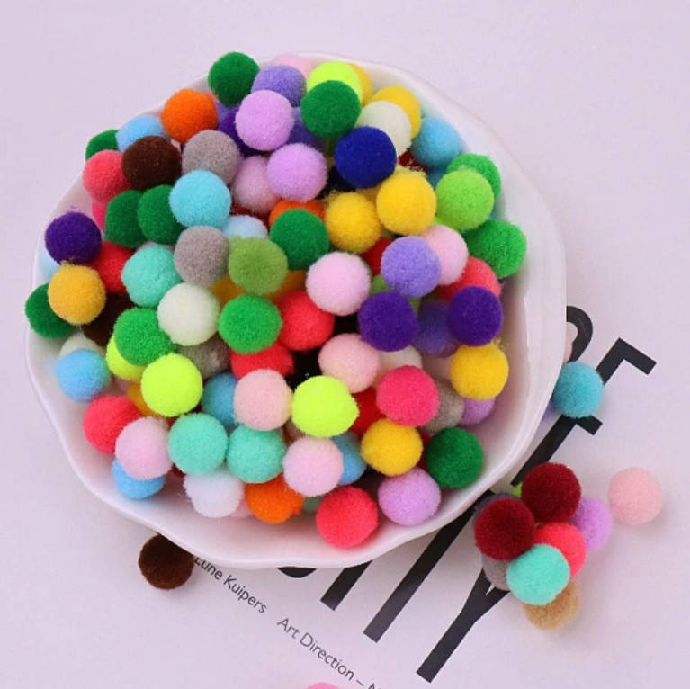 

Помпончики 1,5 см люкс, микс (30 шт)