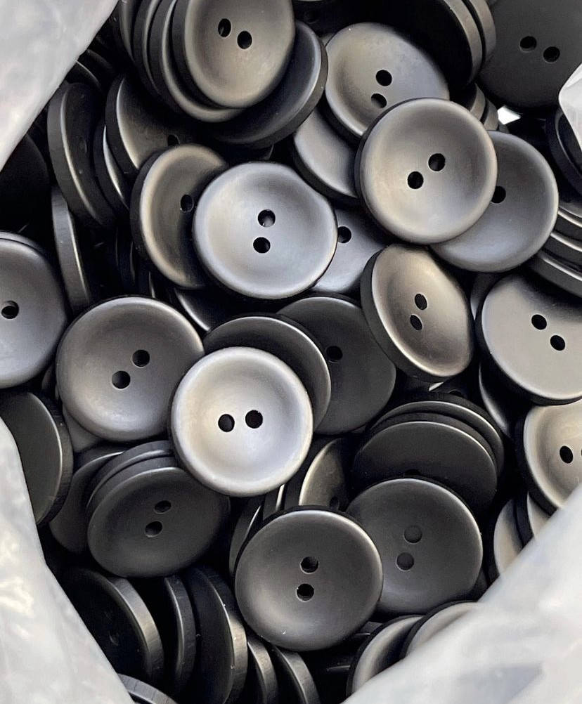 

Пуговицы черные матовые 25мм, 23мм, 20мм, 18мм, 15мм, Черный